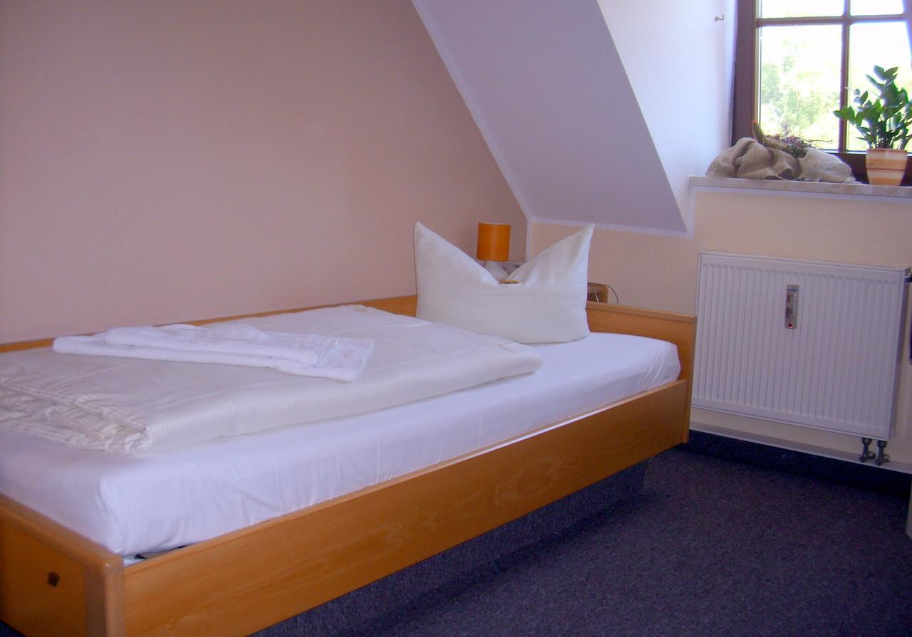 Elegant-Hotel "Zur Burg" Posterstein Chambre photo