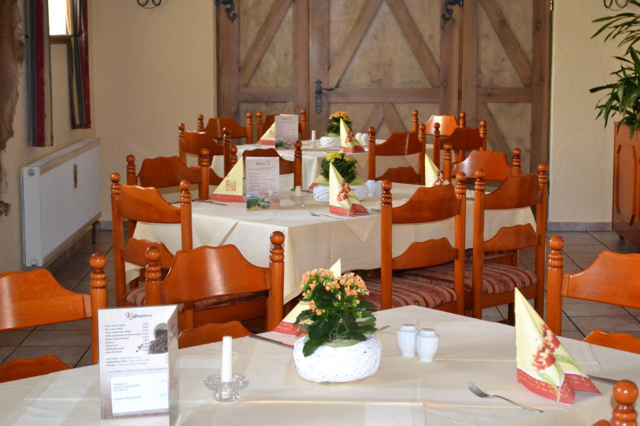 Elegant-Hotel "Zur Burg" Posterstein Extérieur photo