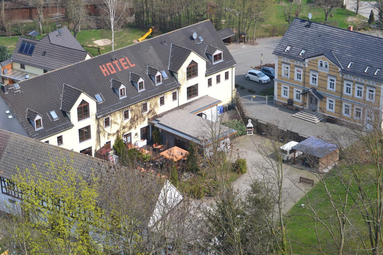 Elegant-Hotel "Zur Burg" Posterstein Extérieur photo